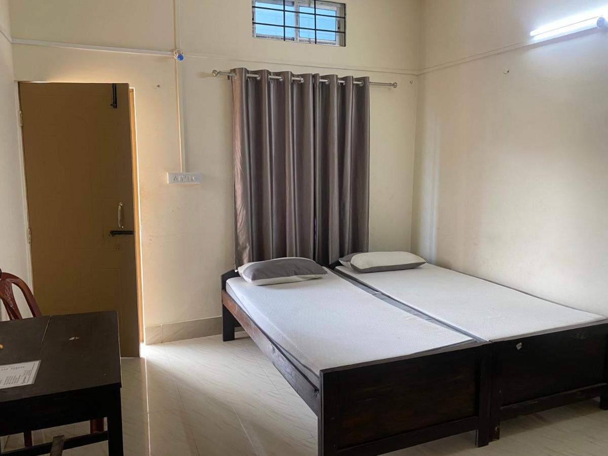 גווהטי Atithya Lodge מראה חיצוני תמונה